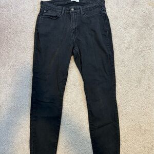 Levi’s Women’s High Rise Skinny Black Jeans Size 16‎